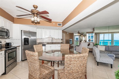 Copropriété à vendre à Sunny Isles Beach, Floride: 2 chambres, 135.64 m2 № 1162438 - photo 17