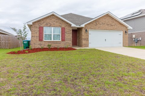 Villa ou maison à louer à Crestview, Floride: 4 chambres, 174.93 m2 № 560619 - photo 3