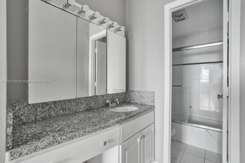 Condominio en venta en Sunny Isles Beach, Florida, 3 dormitorios, 145.86 m2 № 1099669 - foto 27