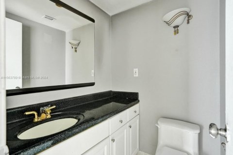 Copropriété à vendre à Sunny Isles Beach, Floride: 3 chambres, 145.86 m2 № 1099669 - photo 16