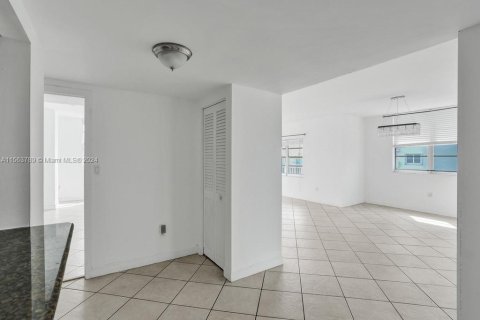 Condominio en venta en Sunny Isles Beach, Florida, 3 dormitorios, 145.86 m2 № 1099669 - foto 14