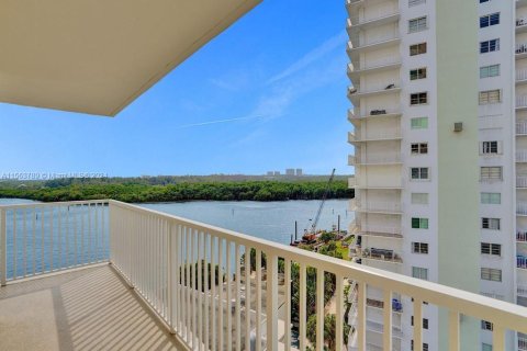 Condo in Sunny Isles Beach, Florida, 3 bedrooms  № 1099669 - photo 8