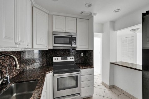 Condo in Sunny Isles Beach, Florida, 3 bedrooms  № 1099669 - photo 20