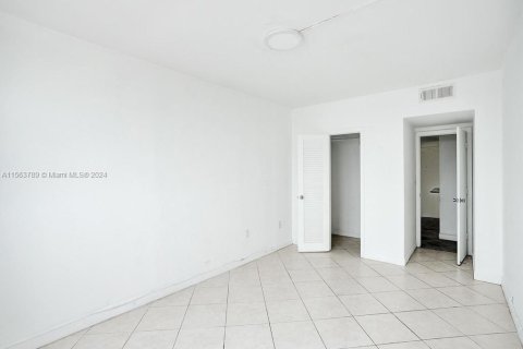 Copropriété à vendre à Sunny Isles Beach, Floride: 3 chambres, 145.86 m2 № 1099669 - photo 30