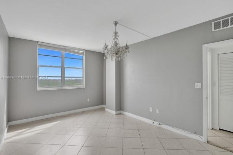 Condominio en venta en Sunny Isles Beach, Florida, 3 dormitorios, 145.86 m2 № 1099669 - foto 21