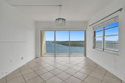 Condo in Sunny Isles Beach, Florida, 3 bedrooms  № 1099669 - photo 6