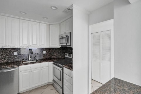 Copropriété à vendre à Sunny Isles Beach, Floride: 3 chambres, 145.86 m2 № 1099669 - photo 19