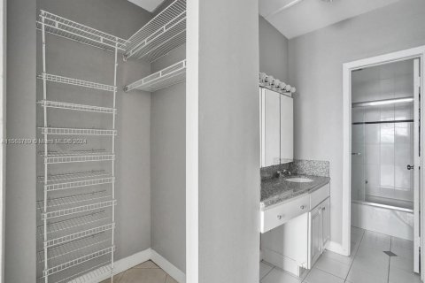 Copropriété à vendre à Sunny Isles Beach, Floride: 3 chambres, 145.86 m2 № 1099669 - photo 26