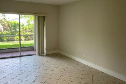 Apartment in Coral Springs, Florida 2 bedrooms, 75.16 sq.m. № 1380053 - photo 12