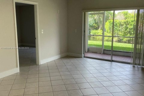 Apartment in Coral Springs, Florida 2 bedrooms, 75.16 sq.m. № 1380053 - photo 13