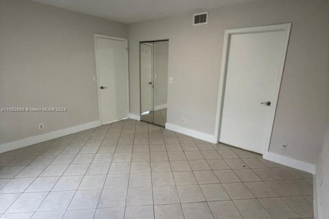 Apartment in Coral Springs, Florida 2 bedrooms, 75.16 sq.m. № 1380053 - photo 23