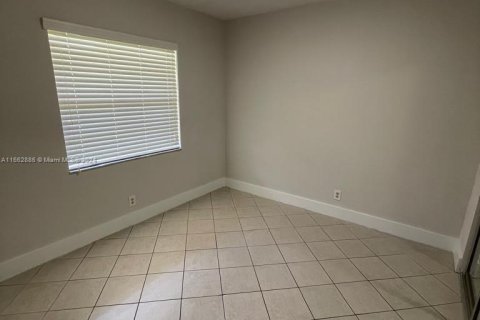 Apartment in Coral Springs, Florida 2 bedrooms, 75.16 sq.m. № 1380053 - photo 17