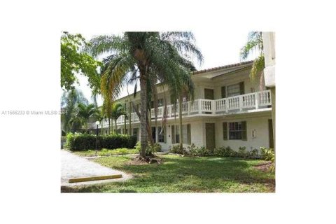 Condo in Coral Springs, Florida, 2 bedrooms  № 1293274 - photo 2