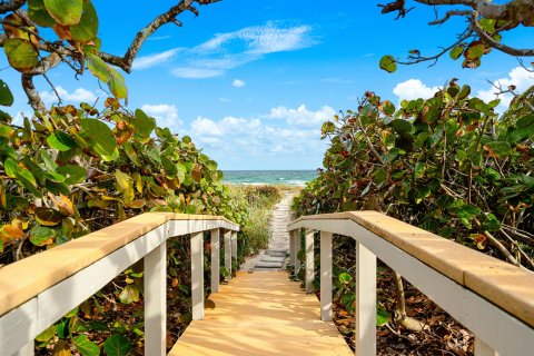 Copropriété à vendre à Ocean Ridge, Floride: 3 chambres, 208.38 m2 № 984301 - photo 19