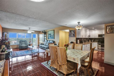 Copropriété à vendre à Coral Springs, Floride: 2 chambres, 120.77 m2 № 1333674 - photo 9