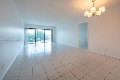 Copropriété à vendre à Weston, Floride: 2 chambres, 102.75 m2 № 1333635 - photo 6