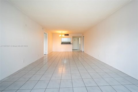 Condo in Weston, Florida, 2 bedrooms  № 1333635 - photo 4