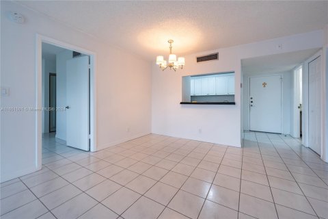 Condo in Weston, Florida, 2 bedrooms  № 1333635 - photo 14