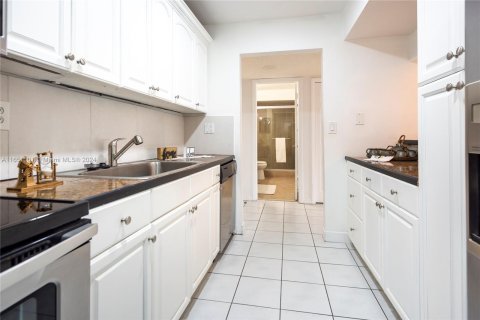 Condo in Weston, Florida, 2 bedrooms  № 1333635 - photo 18