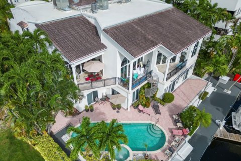 Condo in Fort Lauderdale, Florida, 3 bedrooms  № 742224 - photo 1