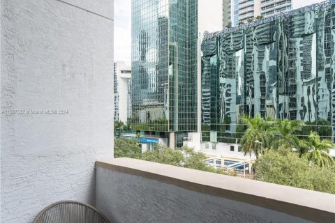 Condominio en venta en Miami, Florida, 1 dormitorio, 91.23 m2 № 1428333 - foto 14