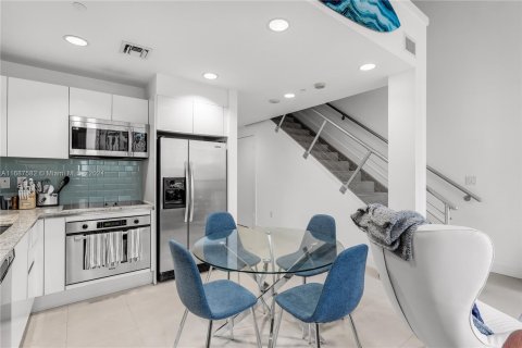 Condominio en venta en Miami, Florida, 1 dormitorio, 91.23 m2 № 1428333 - foto 6