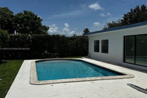 House in Miami, Florida 3 bedrooms, 169.64 sq.m. № 1428322 - photo 2