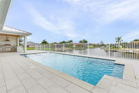 Casa en venta en Cape Coral, Florida, 4 dormitorios № 1332465 - foto 29