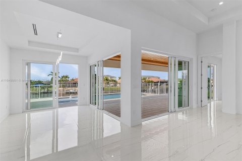 Villa ou maison à vendre à Cape Coral, Floride: 4 chambres № 1332465 - photo 7