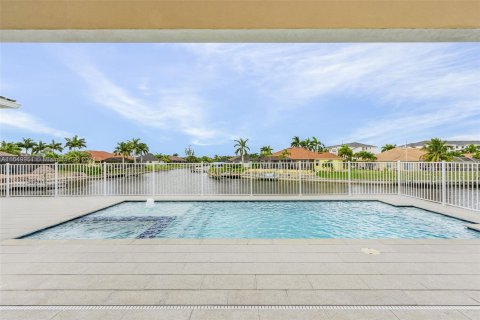 Villa ou maison à vendre à Cape Coral, Floride: 4 chambres № 1332465 - photo 30