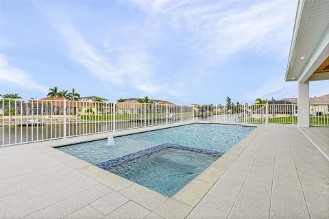 Casa en venta en Cape Coral, Florida, 4 dormitorios № 1332465 - foto 28