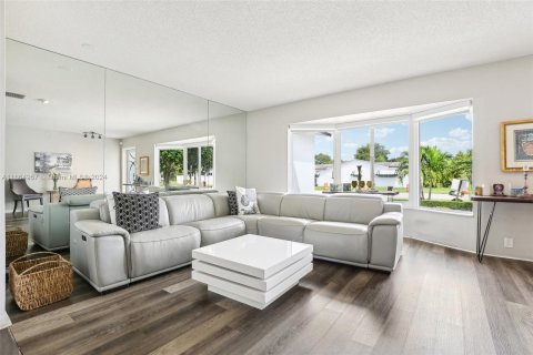 Casa en venta en Hollywood, Florida, 4 dormitorios, 200.3 m2 № 1377271 - foto 10