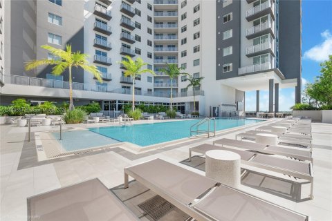 Apartment in Miami, Florida 3 bedrooms № 1387947 - photo 23