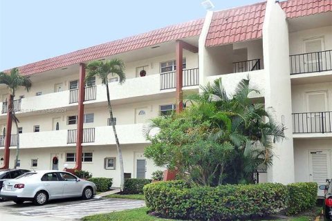 Copropriété à vendre à Pembroke Pines, Floride: 2 chambres, 108.7 m2 № 1188072 - photo 22