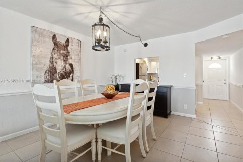 Copropriété à vendre à Pembroke Pines, Floride: 2 chambres, 108.7 m2 № 1188072 - photo 7