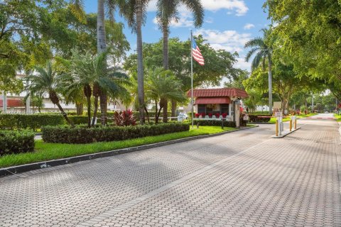 Condo in Pembroke Pines, Florida, 2 bedrooms  № 1188072 - photo 23