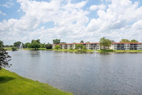 Copropriété à vendre à Pembroke Pines, Floride: 2 chambres, 108.7 m2 № 1188072 - photo 17