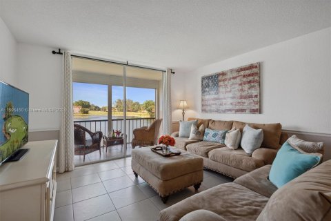 Copropriété à vendre à Pembroke Pines, Floride: 2 chambres, 108.7 m2 № 1188072 - photo 4