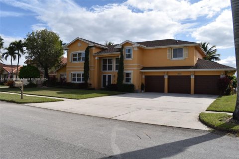 Villa ou maison à vendre à Pembroke Pines, Floride: 5 chambres, 300.35 m2 № 975320 - photo 23