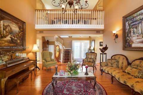 Villa ou maison à vendre à Pembroke Pines, Floride: 5 chambres, 300.35 m2 № 975320 - photo 2