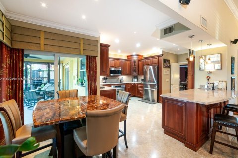 Villa ou maison à vendre à Pembroke Pines, Floride: 5 chambres, 300.35 m2 № 975320 - photo 7