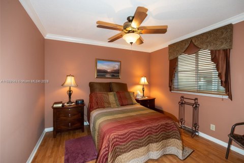 Villa ou maison à vendre à Pembroke Pines, Floride: 5 chambres, 300.35 m2 № 975320 - photo 12