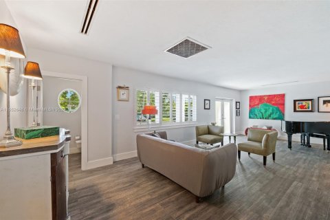 Villa ou maison à vendre à Coral Gables, Floride: 4 chambres, 258.92 m2 № 1096968 - photo 3