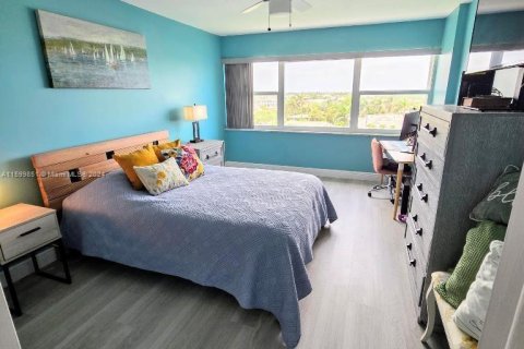 Condominio en venta en Pompano Beach, Florida, 1 dormitorio, 72.19 m2 № 1209722 - foto 10