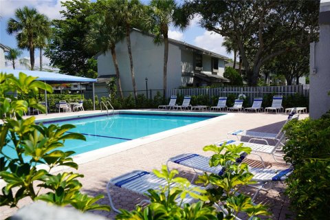 Condominio en venta en Coconut Creek, Florida, 2 dormitorios, 103.12 m2 № 1216282 - foto 7