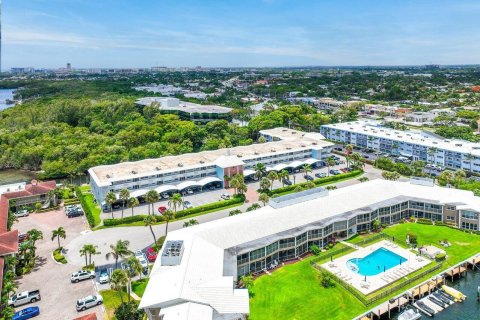 Copropriété à vendre à Boca Raton, Floride: 2 chambres, 109.16 m2 № 1216233 - photo 1