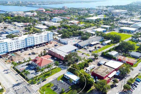 Apartamento en alquiler en Bradenton, Florida, 1 dormitorio, 128.21 m2 № 1341127 - foto 2