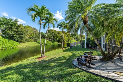 Villa ou maison à vendre à Coral Springs, Floride: 4 chambres, 256.22 m2 № 1128831 - photo 13