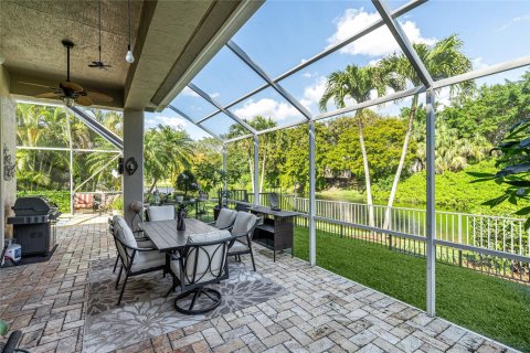 Villa ou maison à vendre à Coral Springs, Floride: 4 chambres, 256.22 m2 № 1128831 - photo 16