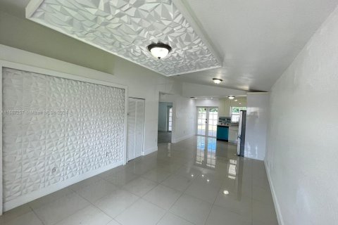 Villa ou maison à vendre à Hialeah, Floride: 3 chambres, 106.56 m2 № 1381766 - photo 6